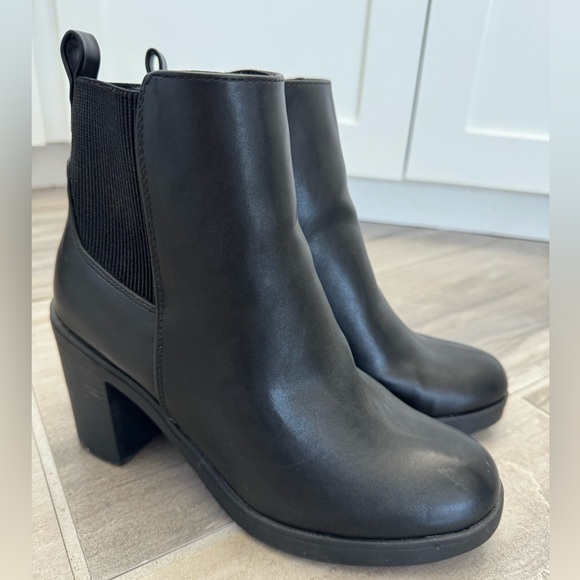 KS2 booties - Picture 2 of 3